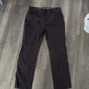 Orvis Men's 38x32 Gray Tech Water Repellant Outdoor Hiking Nylon Pants